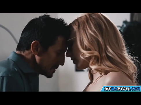 ❤️ Ngono ya kimapenzi na blonde mvivu ❌