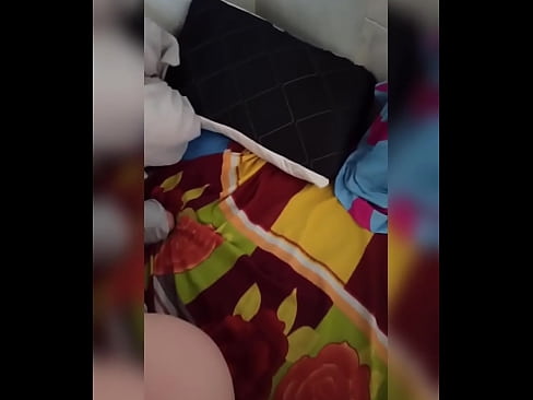 ❤️ Mwenzangu anakaa peke yake nyumbani kwa sababu mume wake anaenda likizo na mimi huchukua nafasi hiyo kumlamba na kumjaza maziwa. ❌